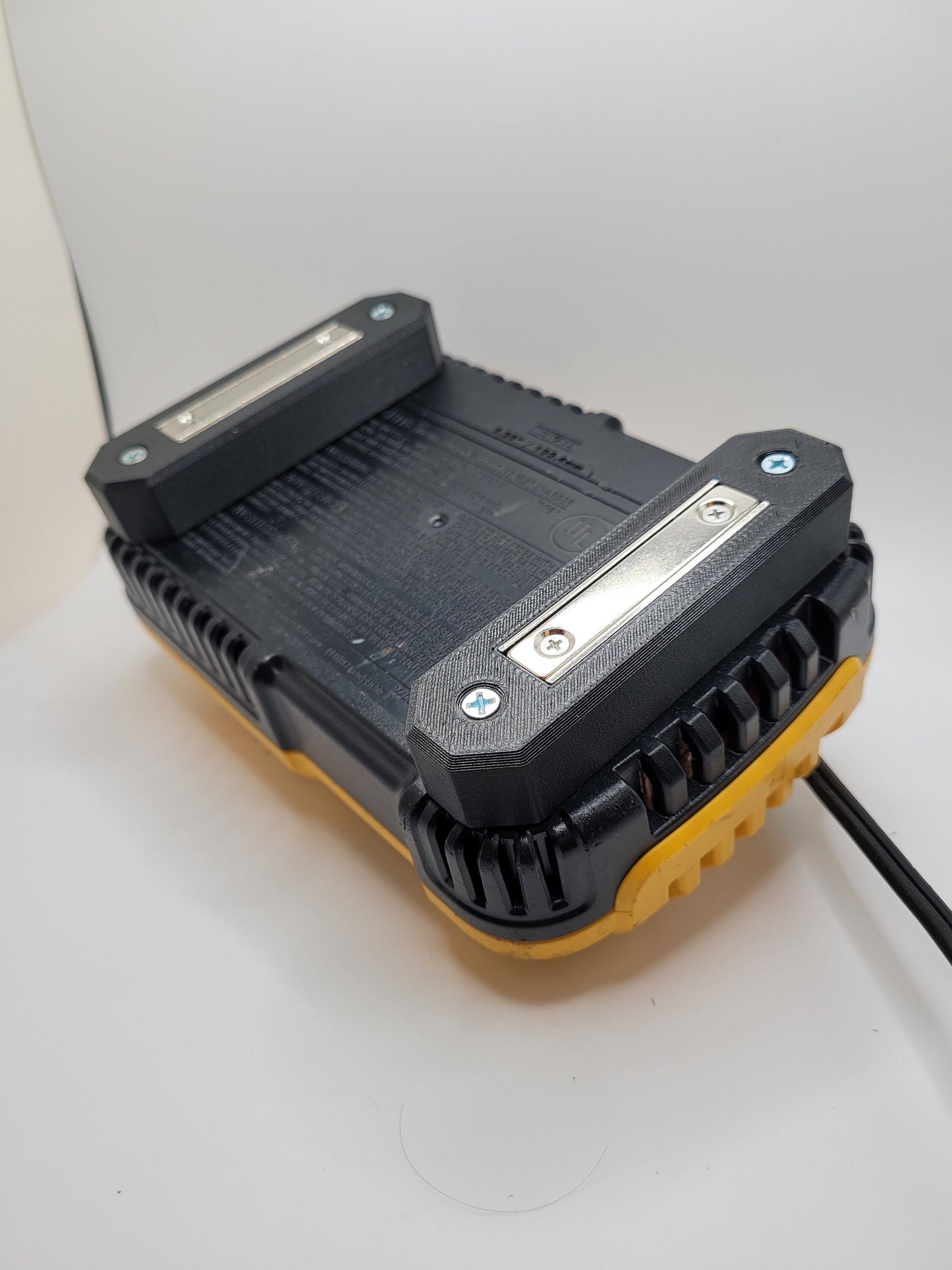 DEWALT Magnetic Charger Mount, Fits models DCB1106 & DCB118 12V, 20V, Fast Charger, Adapts Charger to mount on Metal Surface