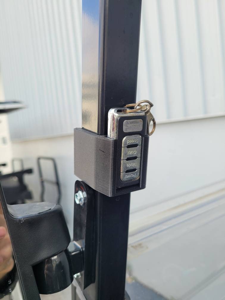 Golf Cart LED Glow Key Fob Style Remote Clip for Front Strut